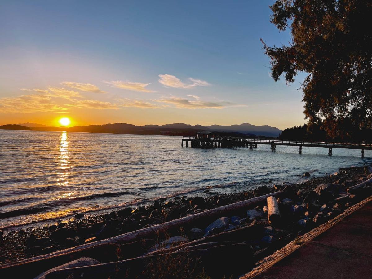 The Oceanside, A Coast Hotel Sechelt Exterior foto