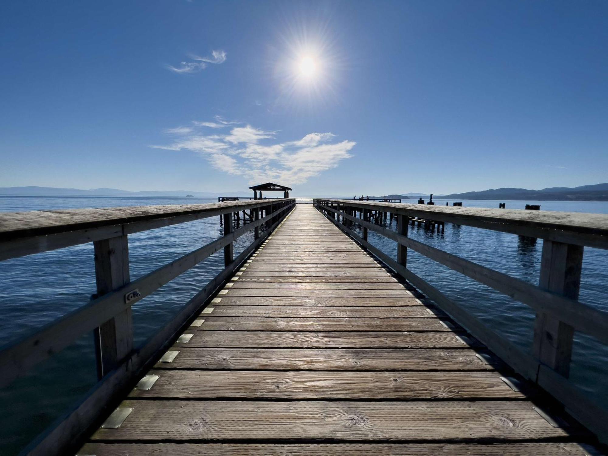 The Oceanside, A Coast Hotel Sechelt Exterior foto