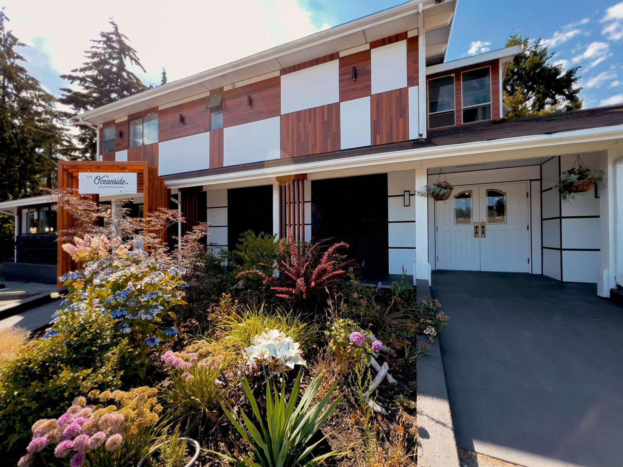 The Oceanside, A Coast Hotel Sechelt Exterior foto